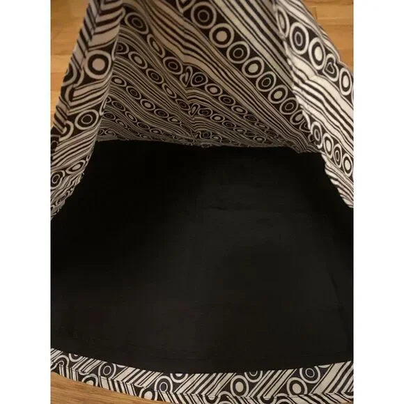 White House Black Market women's black patterned knee length lined silk skirt 6 - Picture 3 of 9